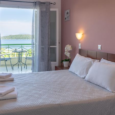 Tropicana Inn Nydri  Zewnętrze zdjęcie