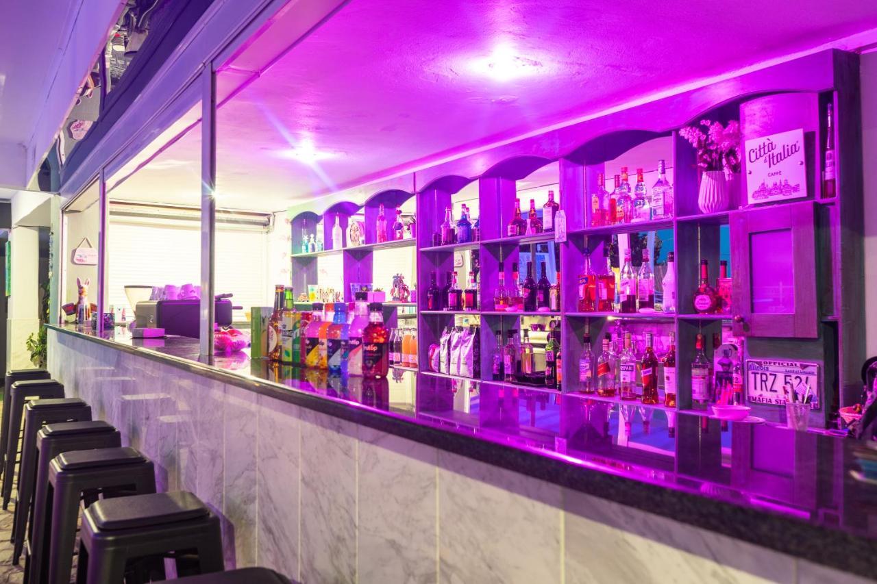 Tropicana Inn Nydri  Zewnętrze zdjęcie