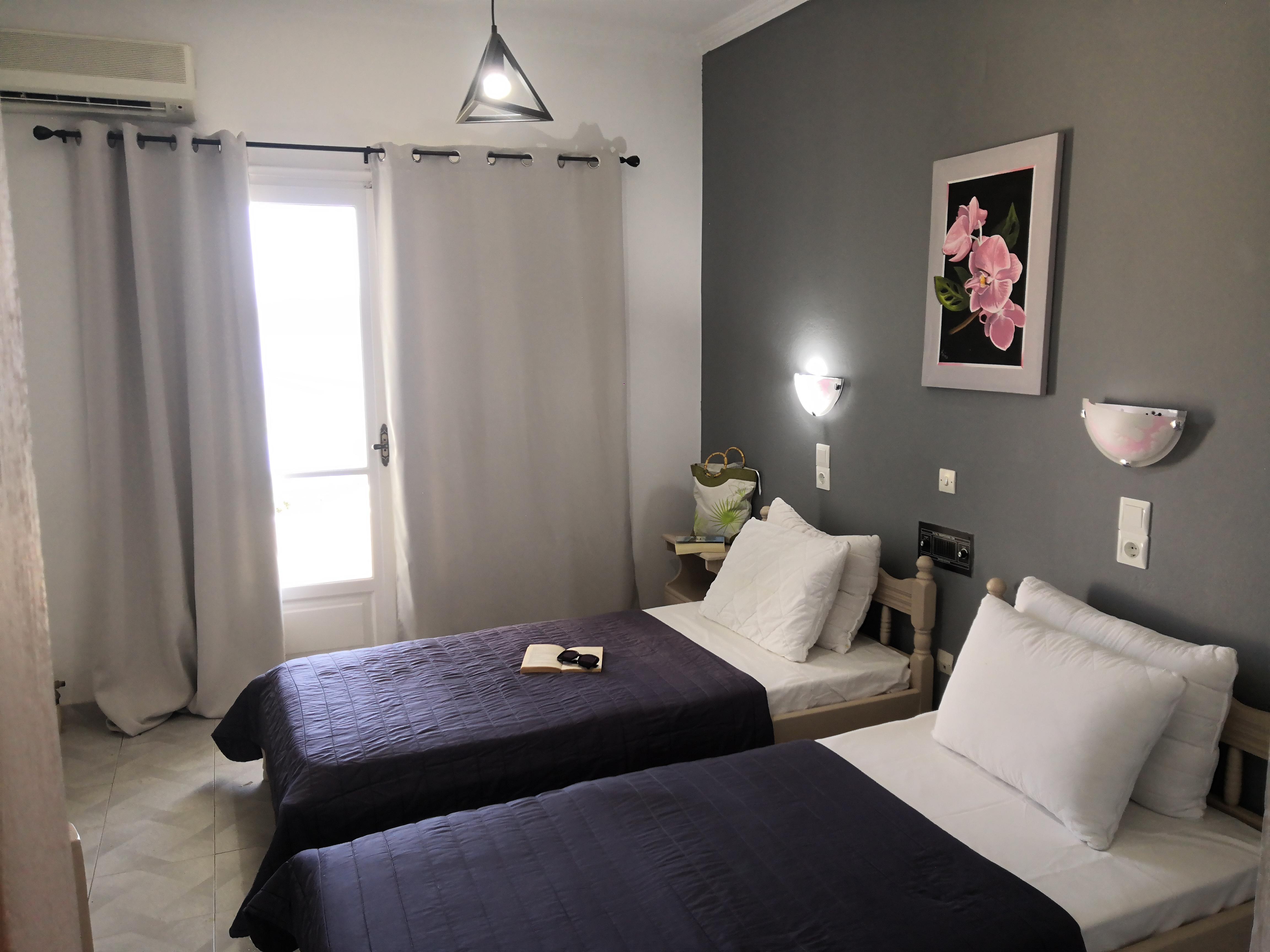 Tropicana Inn Nydri  Zewnętrze zdjęcie