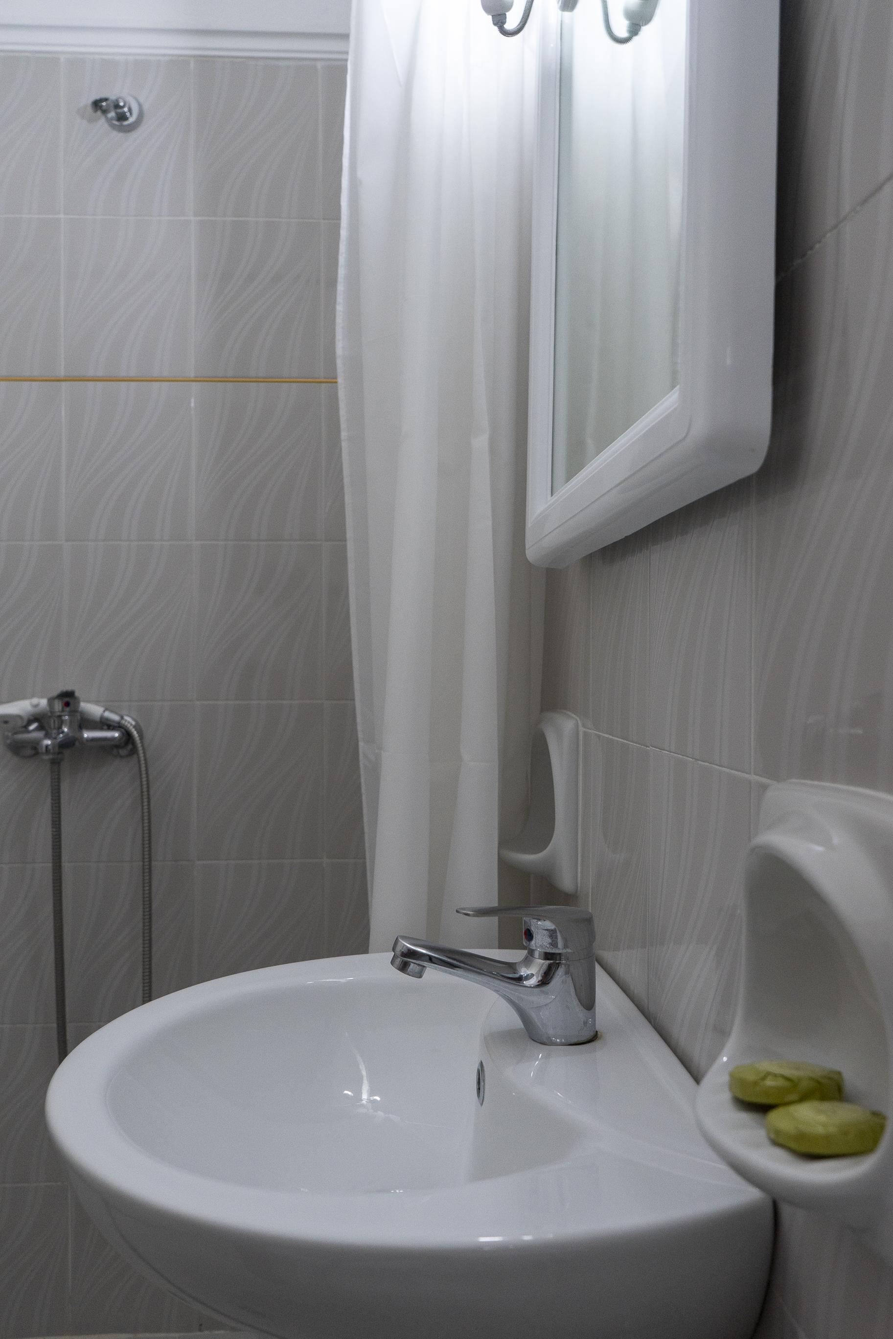 Tropicana Inn Nydri  Zewnętrze zdjęcie