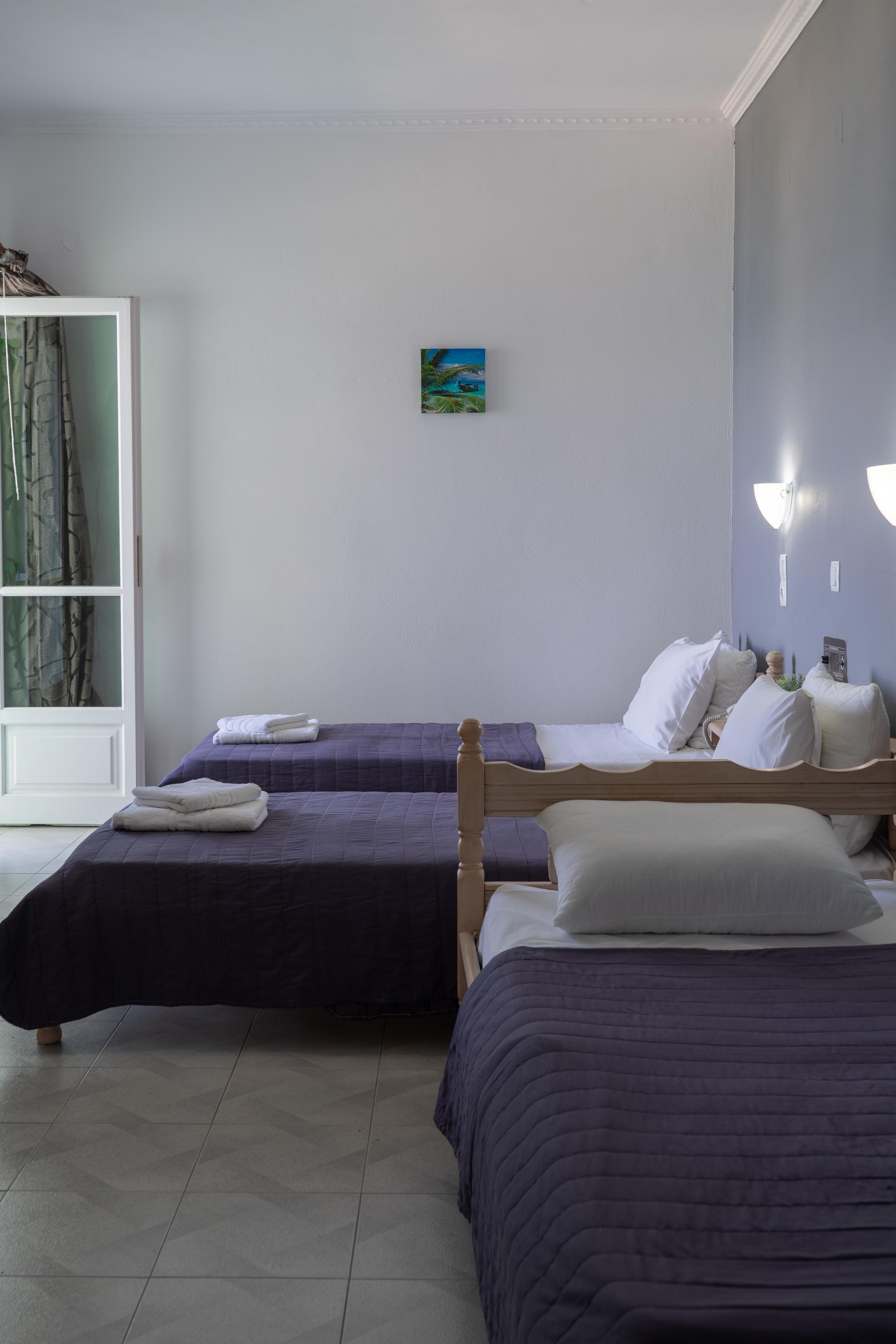 Tropicana Inn Nydri  Zewnętrze zdjęcie