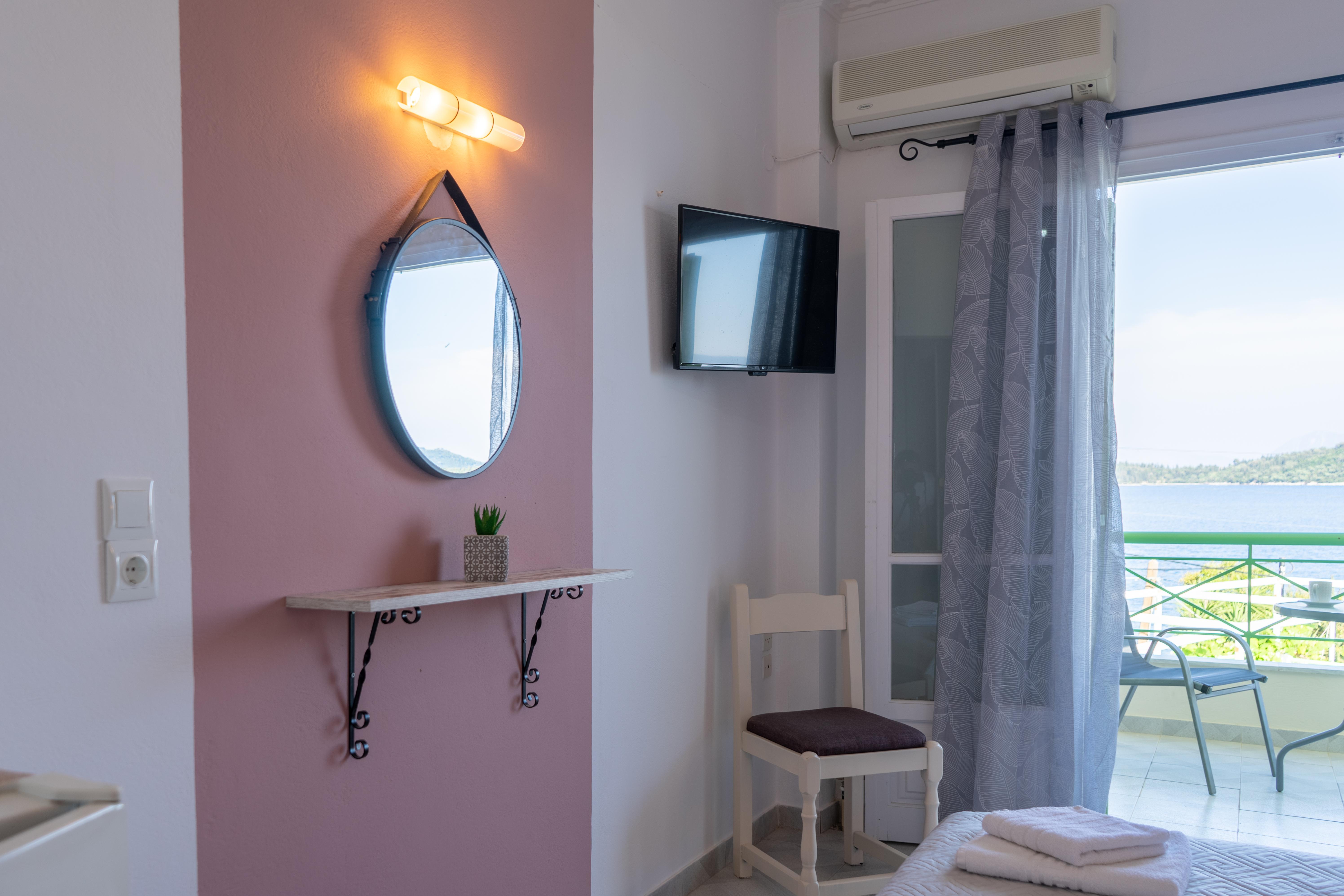 Tropicana Inn Nydri  Zewnętrze zdjęcie