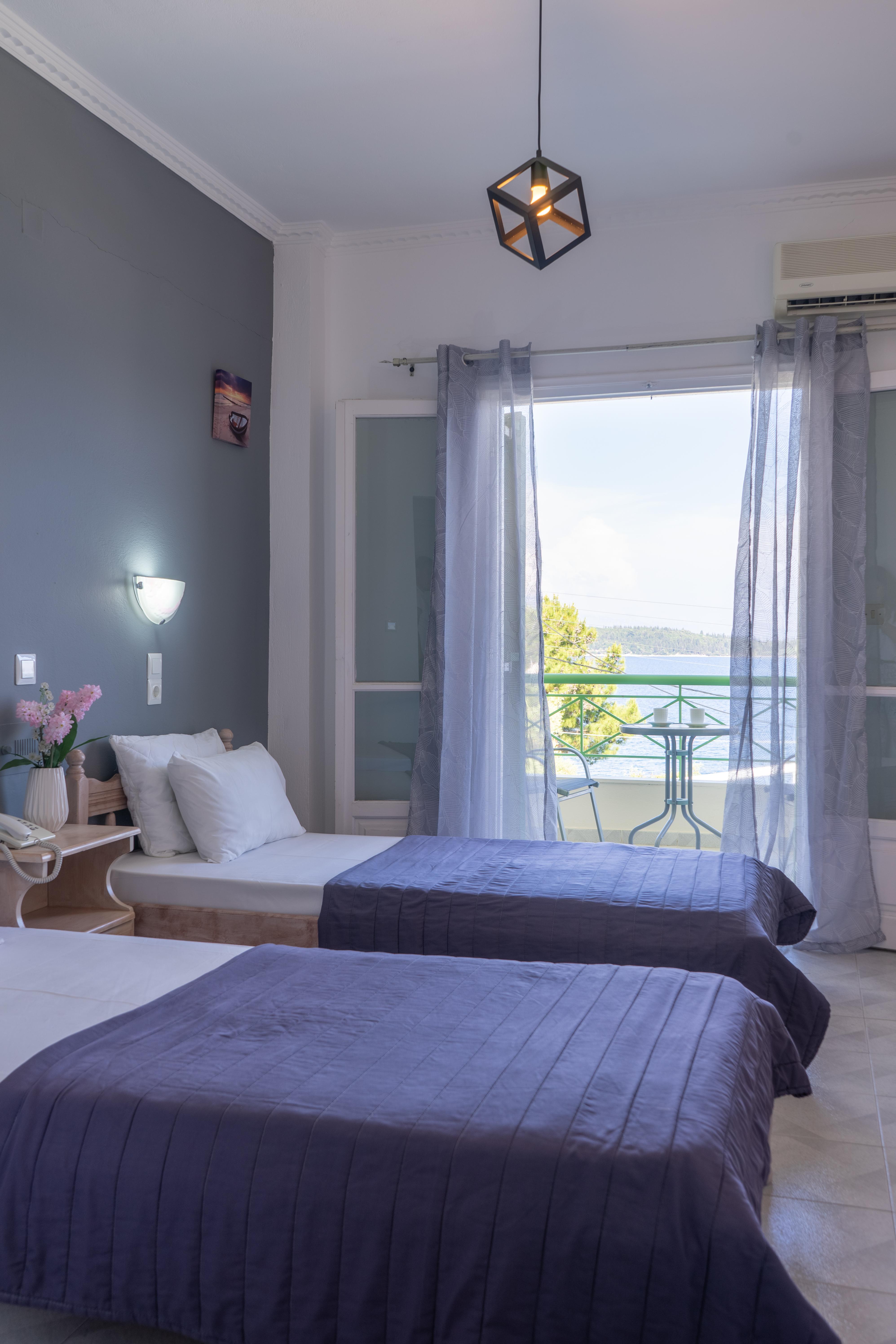 Tropicana Inn Nydri  Zewnętrze zdjęcie