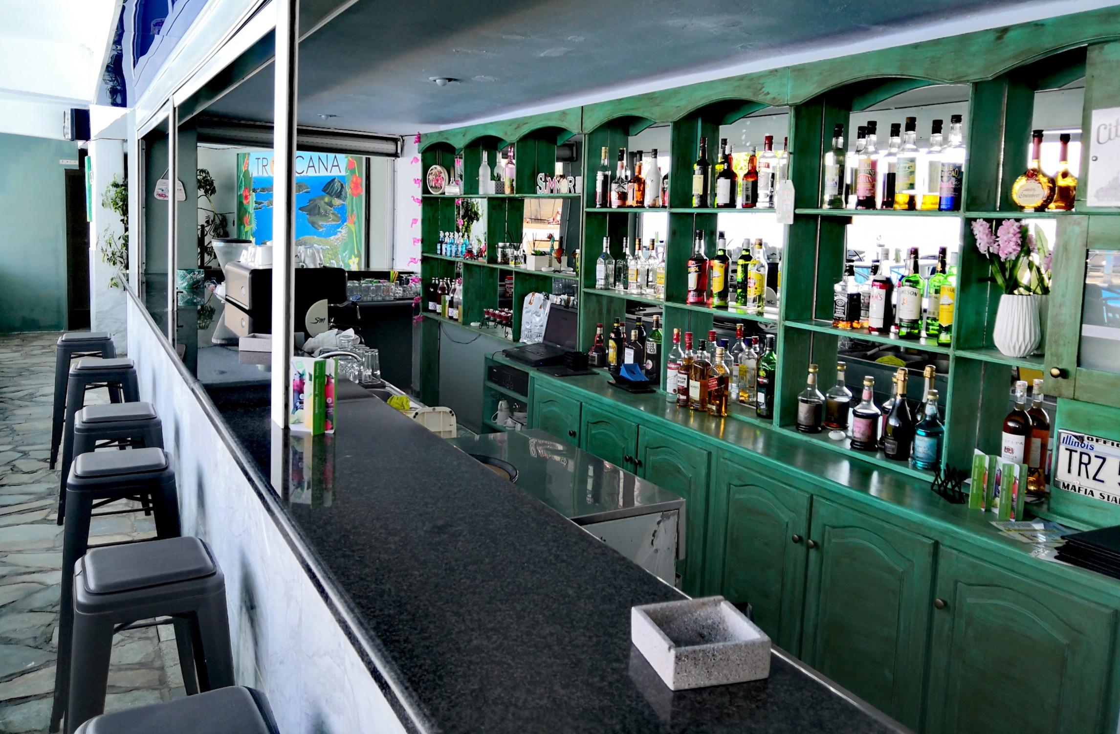 Tropicana Inn Nydri  Zewnętrze zdjęcie