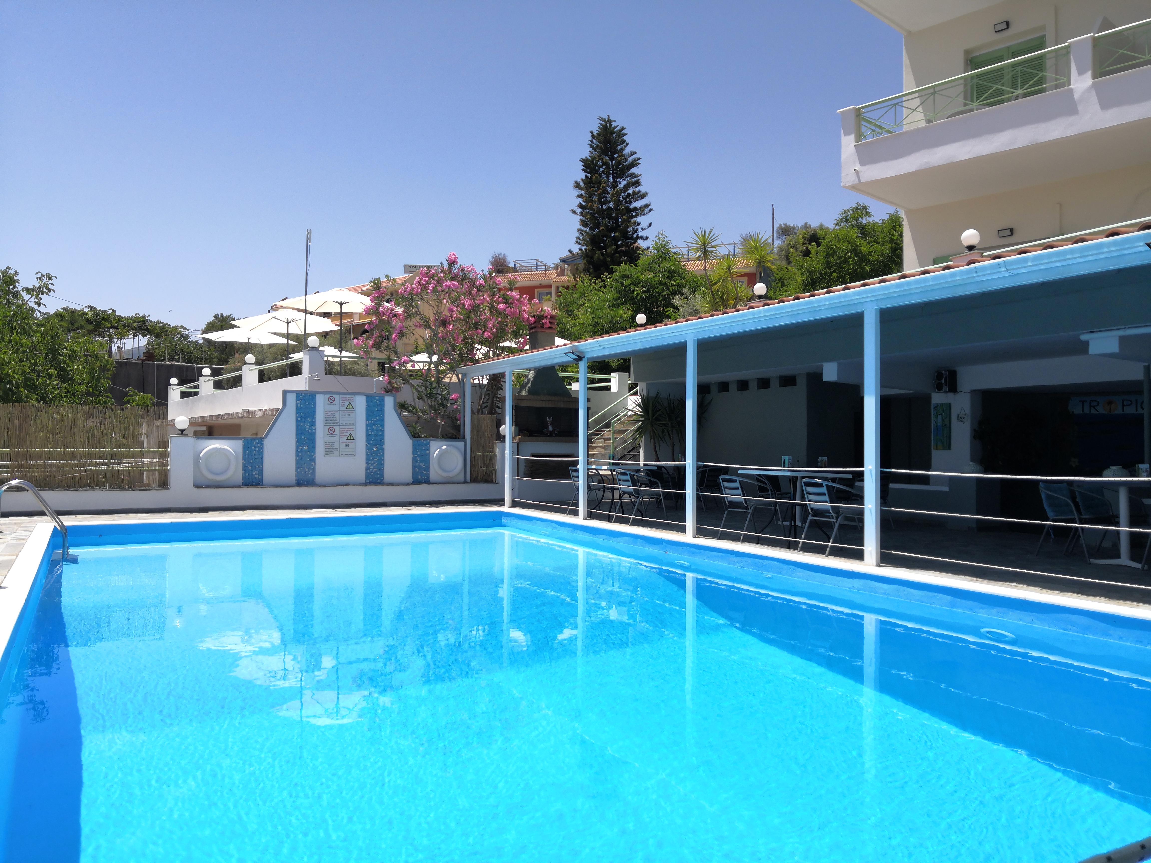 Tropicana Inn Nydri  Zewnętrze zdjęcie