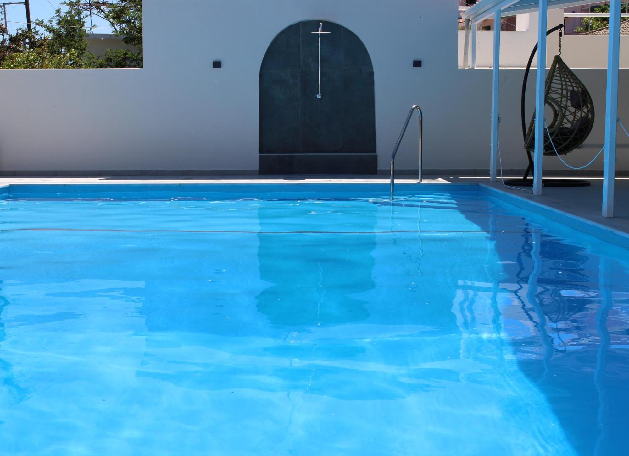 Tropicana Inn Nydri  Zewnętrze zdjęcie