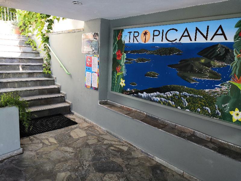 Tropicana Inn Nydri  Zewnętrze zdjęcie