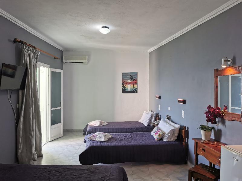 Tropicana Inn Nydri  Zewnętrze zdjęcie
