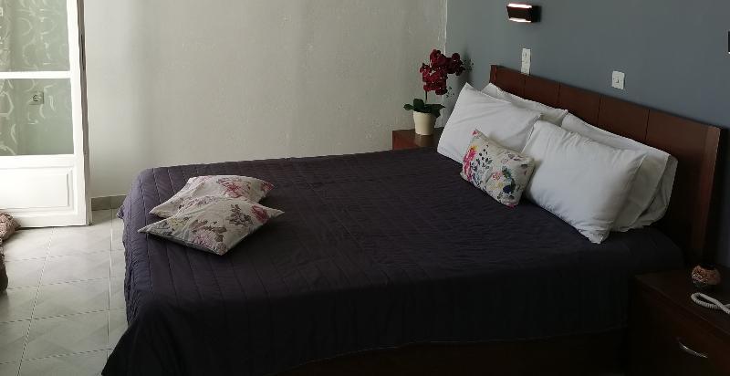 Tropicana Inn Nydri  Zewnętrze zdjęcie