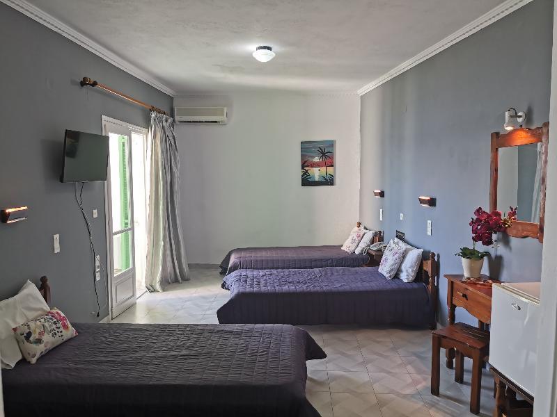 Tropicana Inn Nydri  Zewnętrze zdjęcie